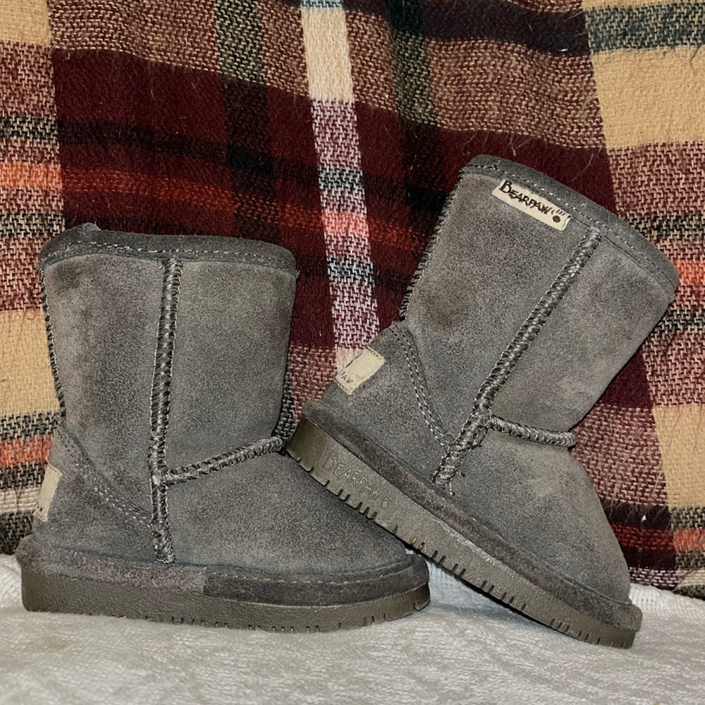 Toddler bearpaw boots